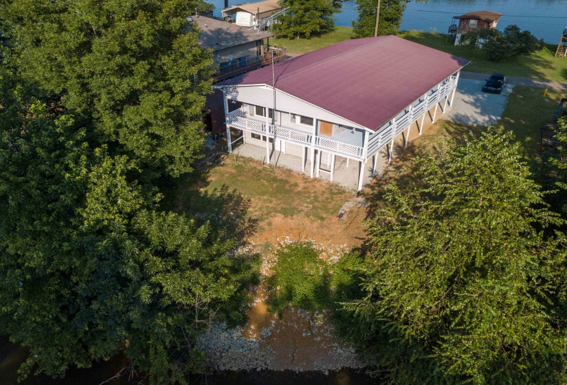70 POINT WAY, Saltillo, Tennessee 38370, 4 Bedrooms Bedrooms, 11 Rooms Rooms,3 BathroomsBathrooms,Residential,For Sale,POINT,10218387