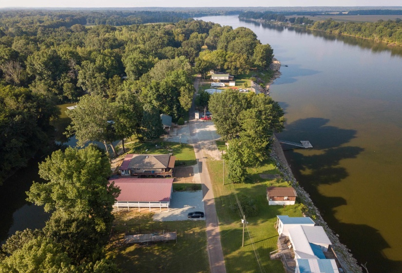 70 POINT WAY, Saltillo, Tennessee 38370, 4 Bedrooms Bedrooms, 11 Rooms Rooms,3 BathroomsBathrooms,Residential,For Sale,POINT,10218387