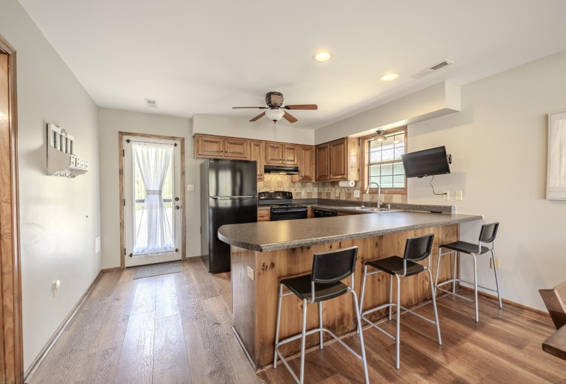 1085 OLD RD, Counce, Tennessee 38326-3734, 2 Bedrooms Bedrooms, 6 Rooms Rooms,2 BathroomsBathrooms,Residential,For Sale,OLD,10218424