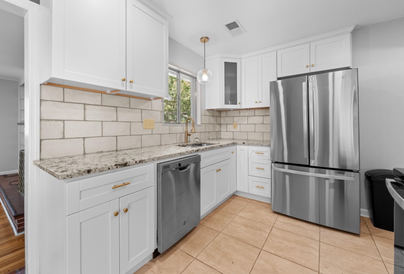 151 WHITE STATION RD, Memphis, Tennessee 38117, 3 Bedroom Bedrooms, 7 Room Rooms,2 BathroomBathrooms,Residential,For Sale,WHITE STATION,0,10218443