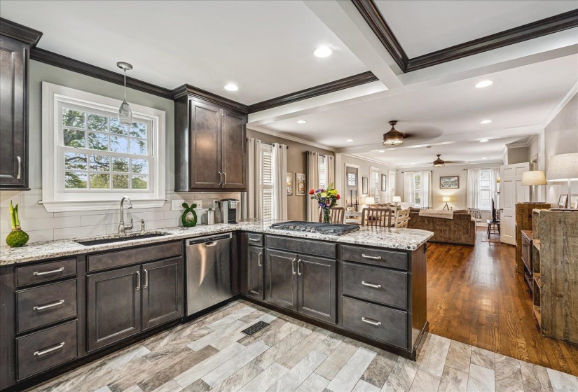 358 GREER ST, Memphis, Tennessee 38111, 3 Bedrooms Bedrooms, 8 Rooms Rooms,2 BathroomsBathrooms,Residential,For Sale,GREER,10218450