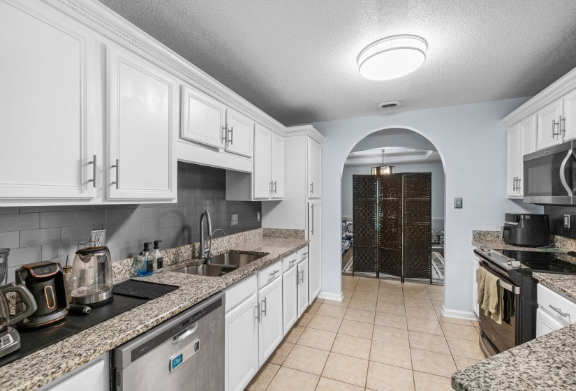 9333 BREAKSTONE CV, Collierville, Tennessee 38017, 4 Bedrooms Bedrooms, 8 Rooms Rooms,3 BathroomsBathrooms,Residential,For Sale,BREAKSTONE,10218465