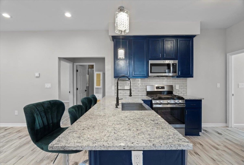 1205 FORREST AVE, Memphis, Tennessee 38104, 3 Bedrooms Bedrooms, 6 Rooms Rooms,2 BathroomsBathrooms,Residential,For Sale,FORREST,10218466