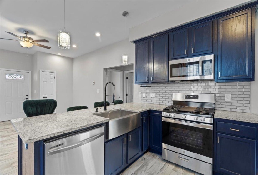 1205 FORREST AVE, Memphis, Tennessee 38104, 3 Bedrooms Bedrooms, 6 Rooms Rooms,2 BathroomsBathrooms,Residential,For Sale,FORREST,10218466