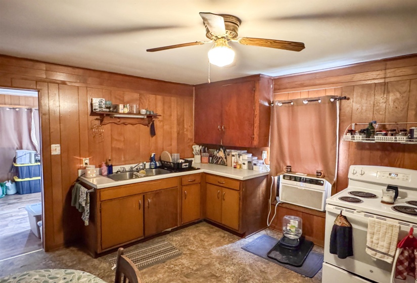 100 HOLLY GROVE RD, Covington, Tennessee 38019, 2 Bedrooms Bedrooms, 5 Rooms Rooms,1 BathroomBathrooms,Residential,For Sale,HOLLY GROVE,10218483