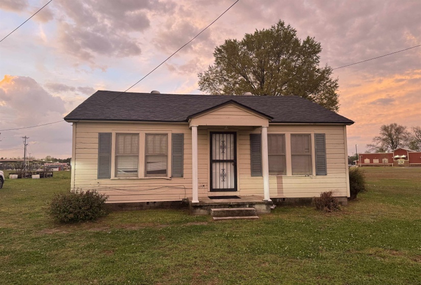 100 HOLLY GROVE RD, Covington, Tennessee 38019, 2 Bedrooms Bedrooms, 5 Rooms Rooms,1 BathroomBathrooms,Residential,For Sale,HOLLY GROVE,10218483