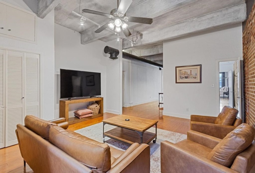 408 FRONT ST, Memphis, Tennessee 38103, 1 Bedroom Bedrooms, 3 Rooms Rooms,1 BathroomBathrooms,Residential,For Sale,FRONT,10218486