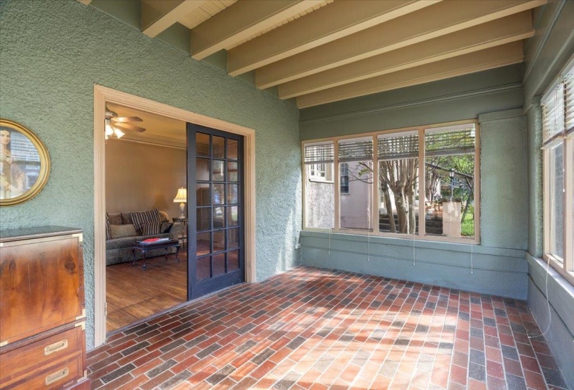 660 MCLEAN BLVD, Memphis, Tennessee 38104, 3 Bedroom Bedrooms, 7 Room Rooms,2.1 BathroomBathrooms,Residential,For Sale,MCLEAN,0,10218491