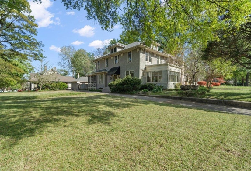 660 MCLEAN BLVD, Memphis, Tennessee 38104, 3 Bedroom Bedrooms, 7 Room Rooms,2.1 BathroomBathrooms,Residential,For Sale,MCLEAN,0,10218491
