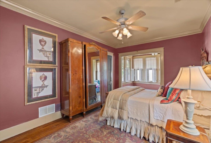 660 MCLEAN BLVD, Memphis, Tennessee 38104, 3 Bedroom Bedrooms, 7 Room Rooms,2.1 BathroomBathrooms,Residential,For Sale,MCLEAN,0,10218491