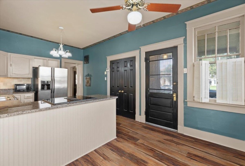 660 MCLEAN BLVD, Memphis, Tennessee 38104, 3 Bedroom Bedrooms, 7 Room Rooms,2.1 BathroomBathrooms,Residential,For Sale,MCLEAN,0,10218491