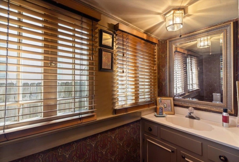 660 MCLEAN BLVD, Memphis, Tennessee 38104, 3 Bedroom Bedrooms, 7 Room Rooms,2.1 BathroomBathrooms,Residential,For Sale,MCLEAN,0,10218491