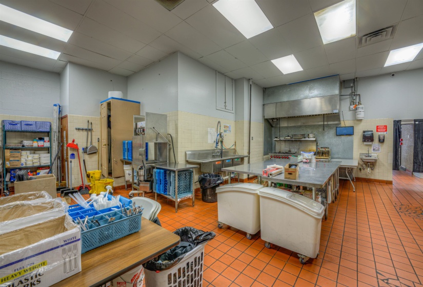 Kitchen featuring a drop ceiling