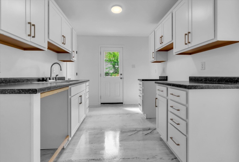 1704 OAKWOOD ST, Memphis, Tennessee 38108, 4 Bedroom Bedrooms, 8 Room Rooms,2.2 BathroomBathrooms,Residential,For Sale,OAKWOOD,0,10218501