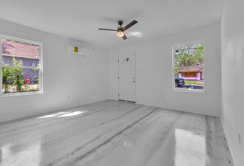 1704 OAKWOOD ST, Memphis, Tennessee 38108, 4 Bedroom Bedrooms, 8 Room Rooms,2.2 BathroomBathrooms,Residential,For Sale,OAKWOOD,0,10218501