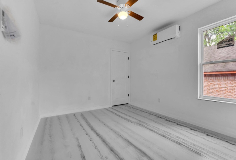 1704 OAKWOOD ST, Memphis, Tennessee 38108, 4 Bedroom Bedrooms, 8 Room Rooms,2.2 BathroomBathrooms,Residential,For Sale,OAKWOOD,0,10218501
