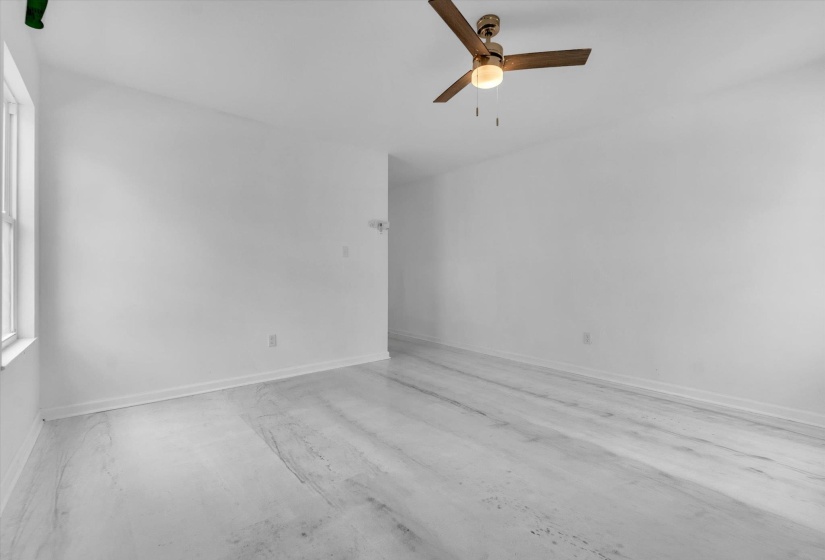 1704 OAKWOOD ST, Memphis, Tennessee 38108, 4 Bedroom Bedrooms, 8 Room Rooms,2.2 BathroomBathrooms,Residential,For Sale,OAKWOOD,0,10218501