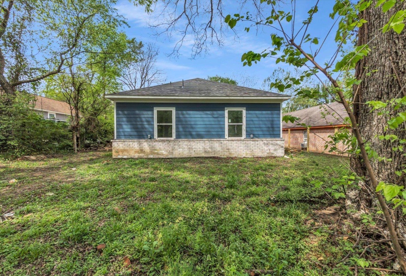1704 OAKWOOD ST, Memphis, Tennessee 38108, 4 Bedroom Bedrooms, 8 Room Rooms,2.2 BathroomBathrooms,Residential,For Sale,OAKWOOD,0,10218501
