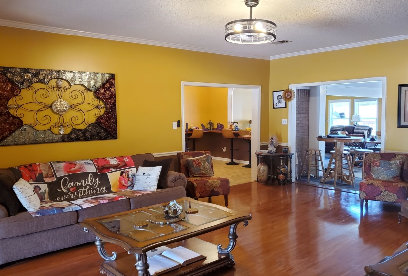 6188 FRANCES WOODS DR, Bartlett, Florida 38135, 4 Bedrooms Bedrooms, 11 Rooms Rooms,3 BathroomsBathrooms,Residential,For Sale,FRANCES WOODS,10218507