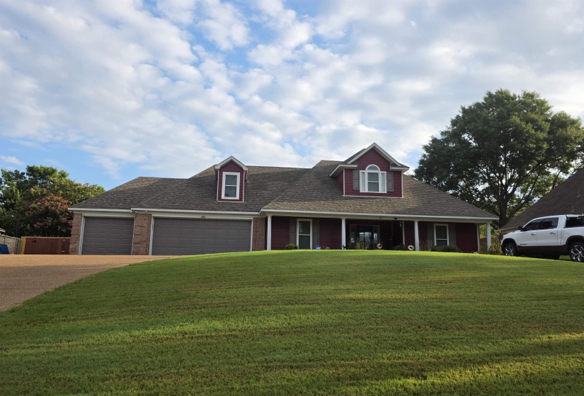 6188 FRANCES WOODS DR, Bartlett, Florida 38135, 4 Bedrooms Bedrooms, 11 Rooms Rooms,3 BathroomsBathrooms,Residential,For Sale,FRANCES WOODS,10218507