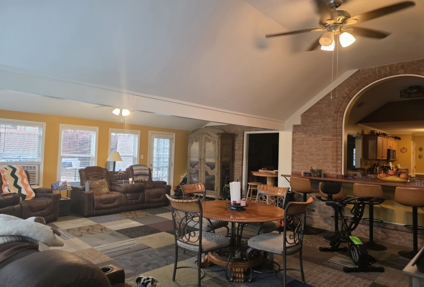 6188 FRANCES WOODS DR, Bartlett, Florida 38135, 4 Bedrooms Bedrooms, 11 Rooms Rooms,3 BathroomsBathrooms,Residential,For Sale,FRANCES WOODS,10218507