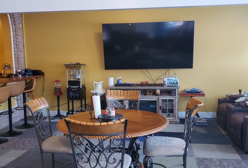 6188 FRANCES WOODS DR, Bartlett, Florida 38135, 4 Bedrooms Bedrooms, 11 Rooms Rooms,3 BathroomsBathrooms,Residential,For Sale,FRANCES WOODS,10218507