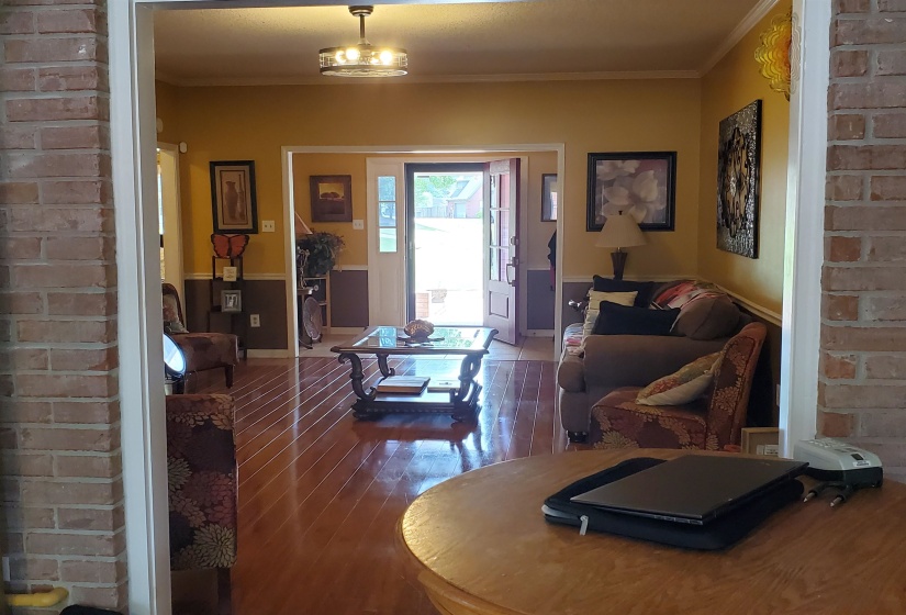6188 FRANCES WOODS DR, Bartlett, Florida 38135, 4 Bedrooms Bedrooms, 11 Rooms Rooms,3 BathroomsBathrooms,Residential,For Sale,FRANCES WOODS,10218507