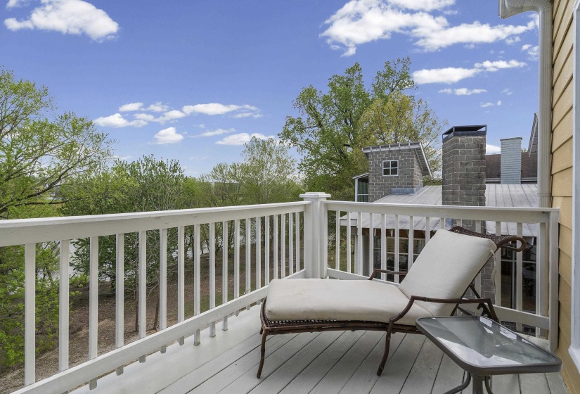 182 HARBOR ISLE CIR, Memphis, Tennessee 38103, 4 Bedrooms Bedrooms, 6 Rooms Rooms,3 BathroomsBathrooms,Residential,For Sale,HARBOR ISLE,10218509
