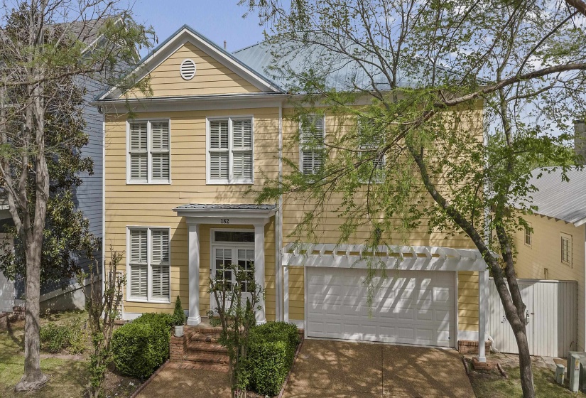182 HARBOR ISLE CIR, Memphis, Tennessee 38103, 4 Bedrooms Bedrooms, 6 Rooms Rooms,3 BathroomsBathrooms,Residential,For Sale,HARBOR ISLE,10218509