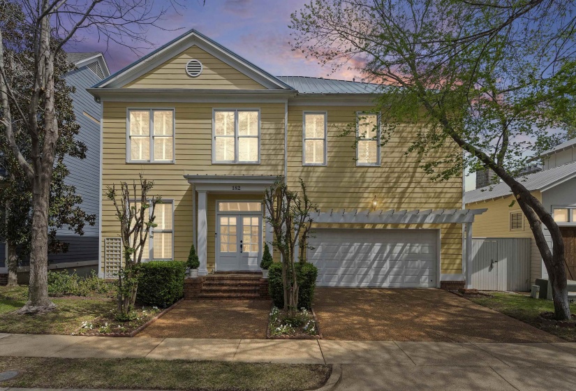 182 HARBOR ISLE CIR, Memphis, Tennessee 38103, 4 Bedrooms Bedrooms, 6 Rooms Rooms,3 BathroomsBathrooms,Residential,For Sale,HARBOR ISLE,10218509