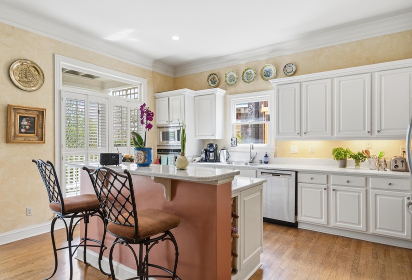 182 HARBOR ISLE CIR, Memphis, Tennessee 38103, 4 Bedrooms Bedrooms, 6 Rooms Rooms,3 BathroomsBathrooms,Residential,For Sale,HARBOR ISLE,10218509