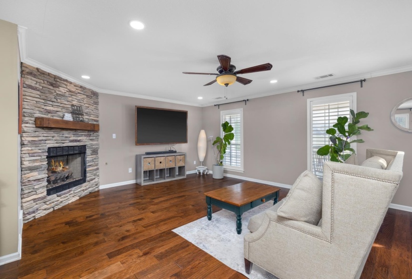 897 CHARLES PL, Munford, Tennessee 38058, 3 Bedrooms Bedrooms, 8 Rooms Rooms,2.1 BathroomsBathrooms,Residential,For Sale,CHARLES,10218520