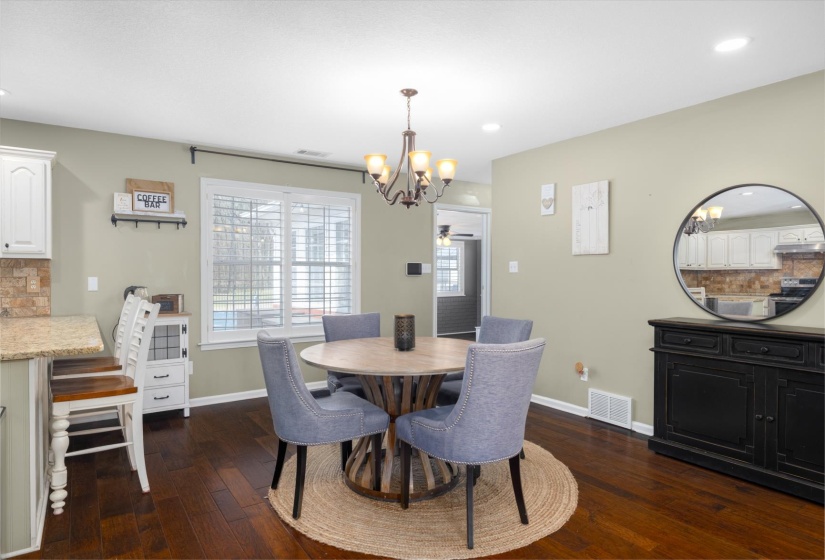 897 CHARLES PL, Munford, Tennessee 38058, 3 Bedrooms Bedrooms, 8 Rooms Rooms,2.1 BathroomsBathrooms,Residential,For Sale,CHARLES,10218520