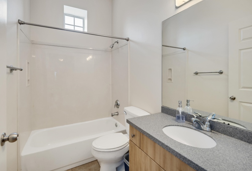 21 MINA AVE, Memphis, Tennessee 38103, 3 Bedroom Bedrooms, 6 Room Rooms,2.1 BathroomBathrooms,Residential,For Sale,MINA,0,10218527