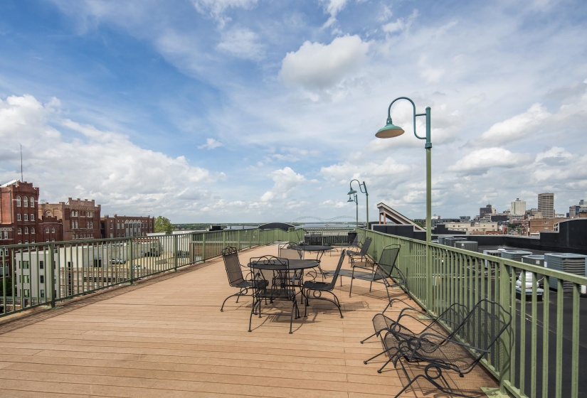 21 MINA AVE, Memphis, Tennessee 38103, 3 Bedroom Bedrooms, 6 Room Rooms,2.1 BathroomBathrooms,Residential,For Sale,MINA,0,10218527