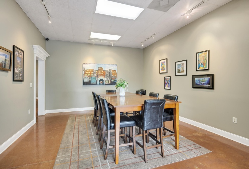 21 MINA AVE, Memphis, Tennessee 38103, 3 Bedroom Bedrooms, 6 Room Rooms,2.1 BathroomBathrooms,Residential,For Sale,MINA,0,10218527