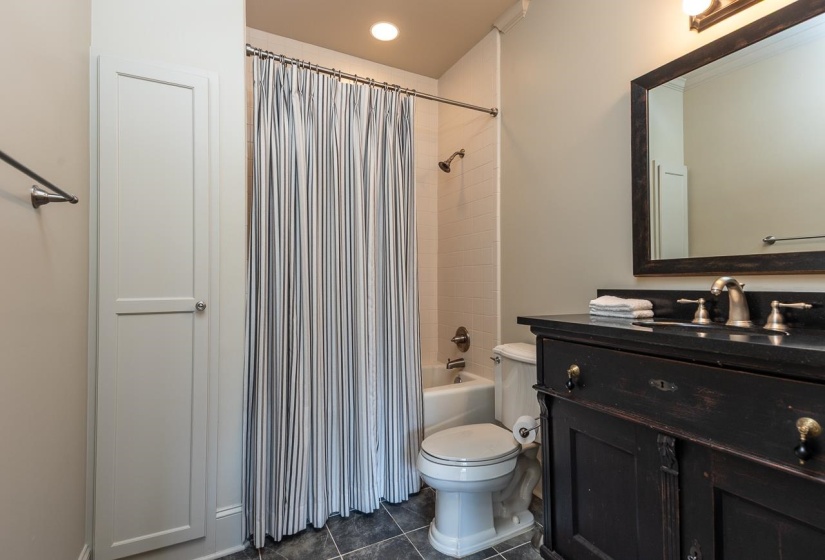 1244 CHERBOURG LN, Memphis, Tennessee 38120, 3 Bedroom Bedrooms, 8 Room Rooms,4.1 BathroomBathrooms,Residential,For Sale,CHERBOURG,0,10218538
