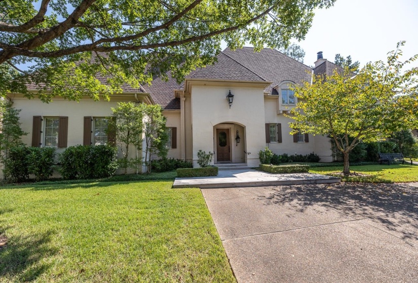 1244 CHERBOURG LN, Memphis, Tennessee 38120, 3 Bedroom Bedrooms, 8 Room Rooms,4.1 BathroomBathrooms,Residential,For Sale,CHERBOURG,0,10218538