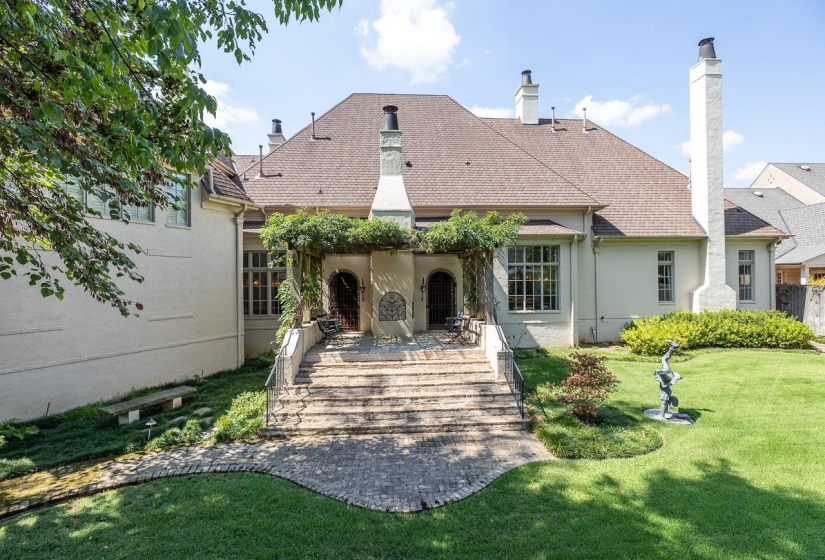 1244 CHERBOURG LN, Memphis, Tennessee 38120, 3 Bedroom Bedrooms, 8 Room Rooms,4.1 BathroomBathrooms,Residential,For Sale,CHERBOURG,0,10218538