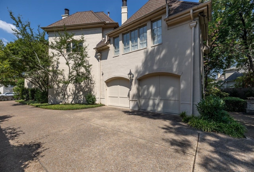 1244 CHERBOURG LN, Memphis, Tennessee 38120, 3 Bedroom Bedrooms, 8 Room Rooms,4.1 BathroomBathrooms,Residential,For Sale,CHERBOURG,0,10218538
