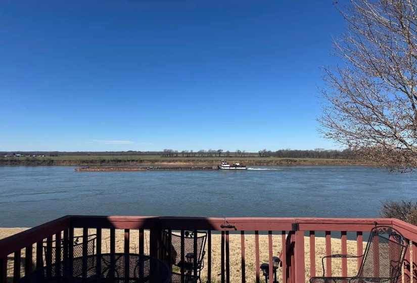 156C AQUATICVIEW WAY, Savannah, Tennessee 38372, 2 Bedrooms Bedrooms, 9 Rooms Rooms,2 BathroomsBathrooms,Residential,For Sale,AQUATICVIEW,10218539