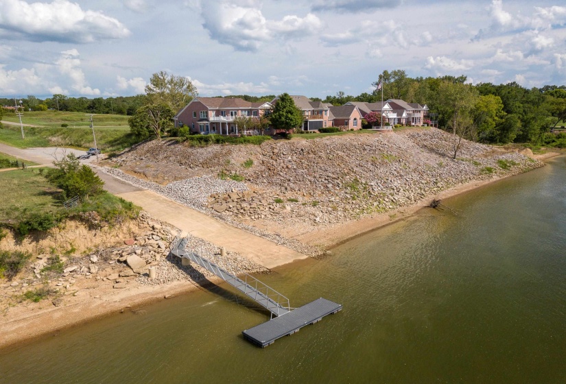156C AQUATICVIEW WAY, Savannah, Tennessee 38372, 2 Bedrooms Bedrooms, 9 Rooms Rooms,2 BathroomsBathrooms,Residential,For Sale,AQUATICVIEW,10218539