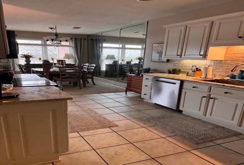 156C AQUATICVIEW WAY, Savannah, Tennessee 38372, 2 Bedrooms Bedrooms, 9 Rooms Rooms,2 BathroomsBathrooms,Residential,For Sale,AQUATICVIEW,10218539