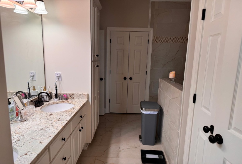 156C AQUATICVIEW WAY, Savannah, Tennessee 38372, 2 Bedrooms Bedrooms, 9 Rooms Rooms,2 BathroomsBathrooms,Residential,For Sale,AQUATICVIEW,10218539