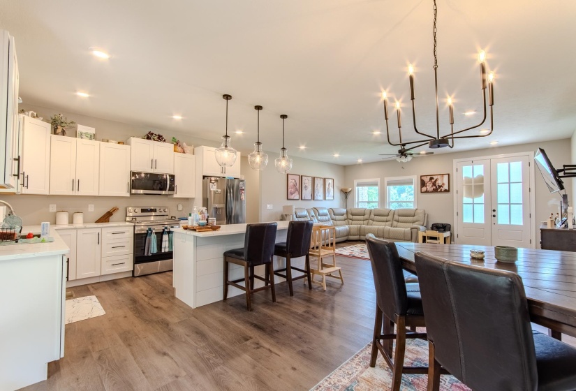 225 CORDOVA CV, Savannah, Tennessee 38372, 3 Bedrooms Bedrooms, 7 Rooms Rooms,2 BathroomsBathrooms,Residential,For Sale,CORDOVA,10218545