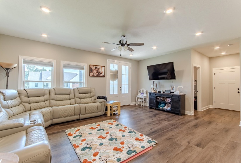 225 CORDOVA CV, Savannah, Tennessee 38372, 3 Bedrooms Bedrooms, 7 Rooms Rooms,2 BathroomsBathrooms,Residential,For Sale,CORDOVA,10218545