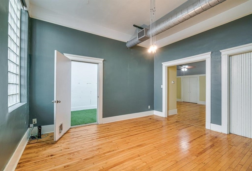 339 MADISON AVE, Memphis, Tennessee 38103, 3 Bedroom Bedrooms, 11 Room Rooms,3.1 BathroomBathrooms,Residential,For Sale,MADISON,0,10218546