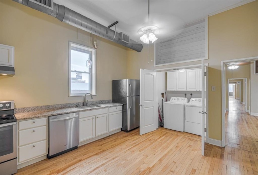 339 MADISON AVE, Memphis, Tennessee 38103, 3 Bedroom Bedrooms, 11 Room Rooms,3.1 BathroomBathrooms,Residential,For Sale,MADISON,0,10218546
