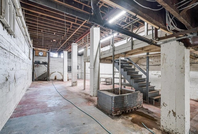 339 MADISON AVE, Memphis, Tennessee 38103, 3 Bedroom Bedrooms, 11 Room Rooms,3.1 BathroomBathrooms,Residential,For Sale,MADISON,0,10218546