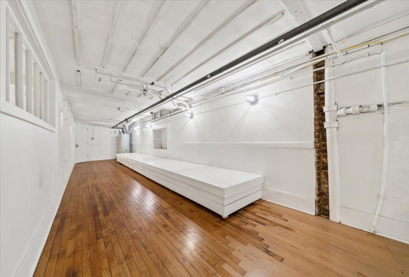 339 MADISON AVE, Memphis, Tennessee 38103, 3 Bedroom Bedrooms, 11 Room Rooms,3.1 BathroomBathrooms,Residential,For Sale,MADISON,0,10218546